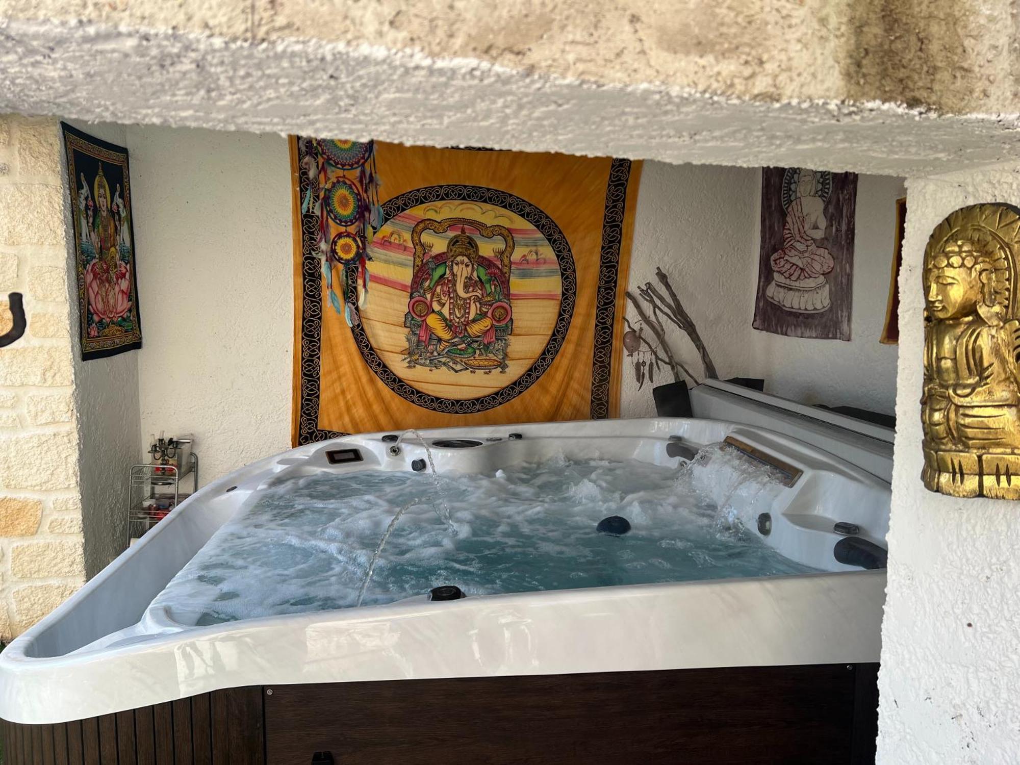 그뢰오레방 Bastide Du Bonheur Saint Donat B&B 외부 사진